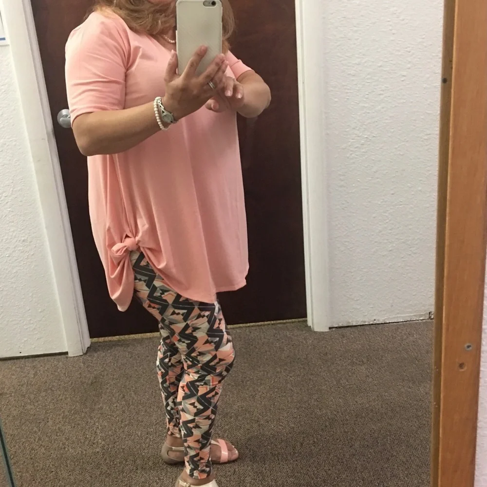 NWT LuLaRoe Perfect T Top - Picture 8 of 8